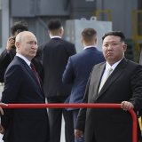 Vladimir Poutine a vanté le "renforcement" de la coopération avec le régime de Kim Jong-Un.
